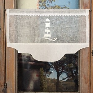 Petite cantonnière festonnée en voile de lin avec broderie représentant un phare
